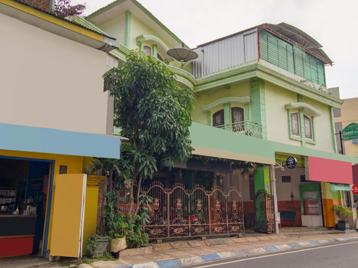 Oyo Life 3103 Opo Homestay & Kost مالانغ المظهر الخارجي الصورة