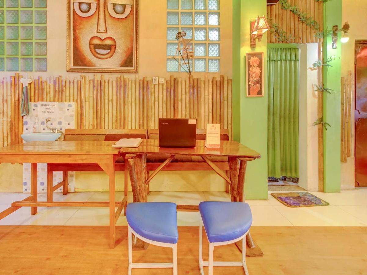 Oyo Life 3103 Opo Homestay & Kost مالانغ المظهر الخارجي الصورة