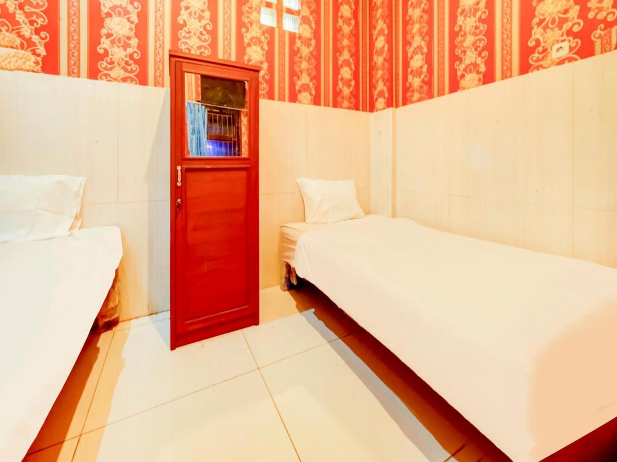 Oyo Life 3103 Opo Homestay & Kost مالانغ المظهر الخارجي الصورة