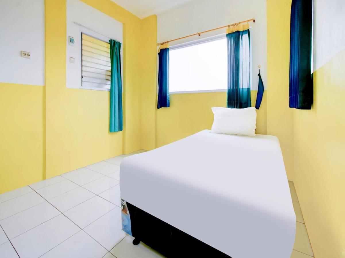 Oyo Life 3103 Opo Homestay & Kost مالانغ المظهر الخارجي الصورة