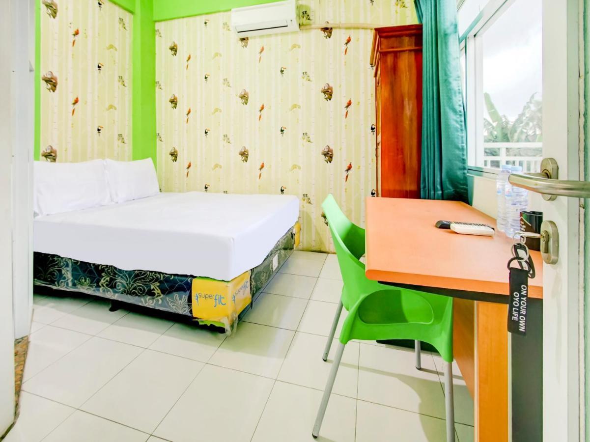 Oyo Life 3103 Opo Homestay & Kost مالانغ المظهر الخارجي الصورة