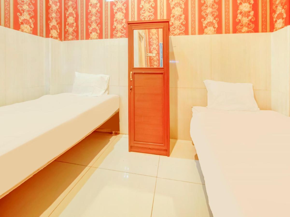 Oyo Life 3103 Opo Homestay & Kost مالانغ المظهر الخارجي الصورة