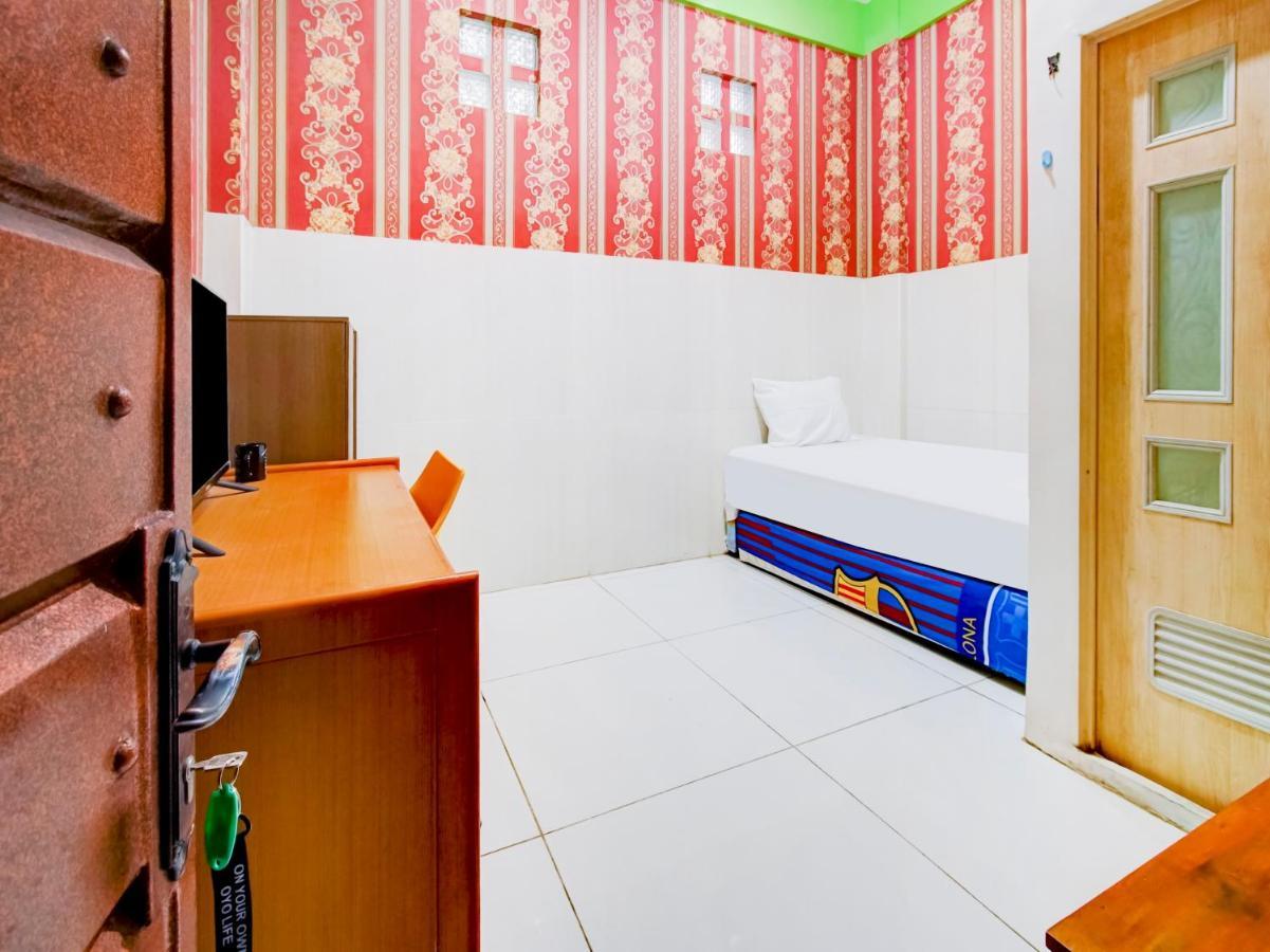 Oyo Life 3103 Opo Homestay & Kost مالانغ المظهر الخارجي الصورة