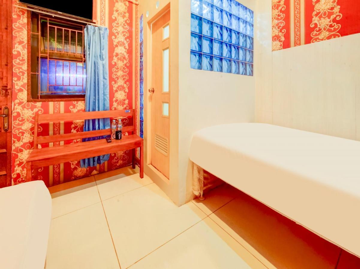 Oyo Life 3103 Opo Homestay & Kost مالانغ المظهر الخارجي الصورة